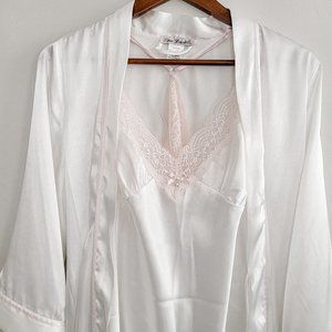 "Mrs" white & pink satin robe/night gown set M